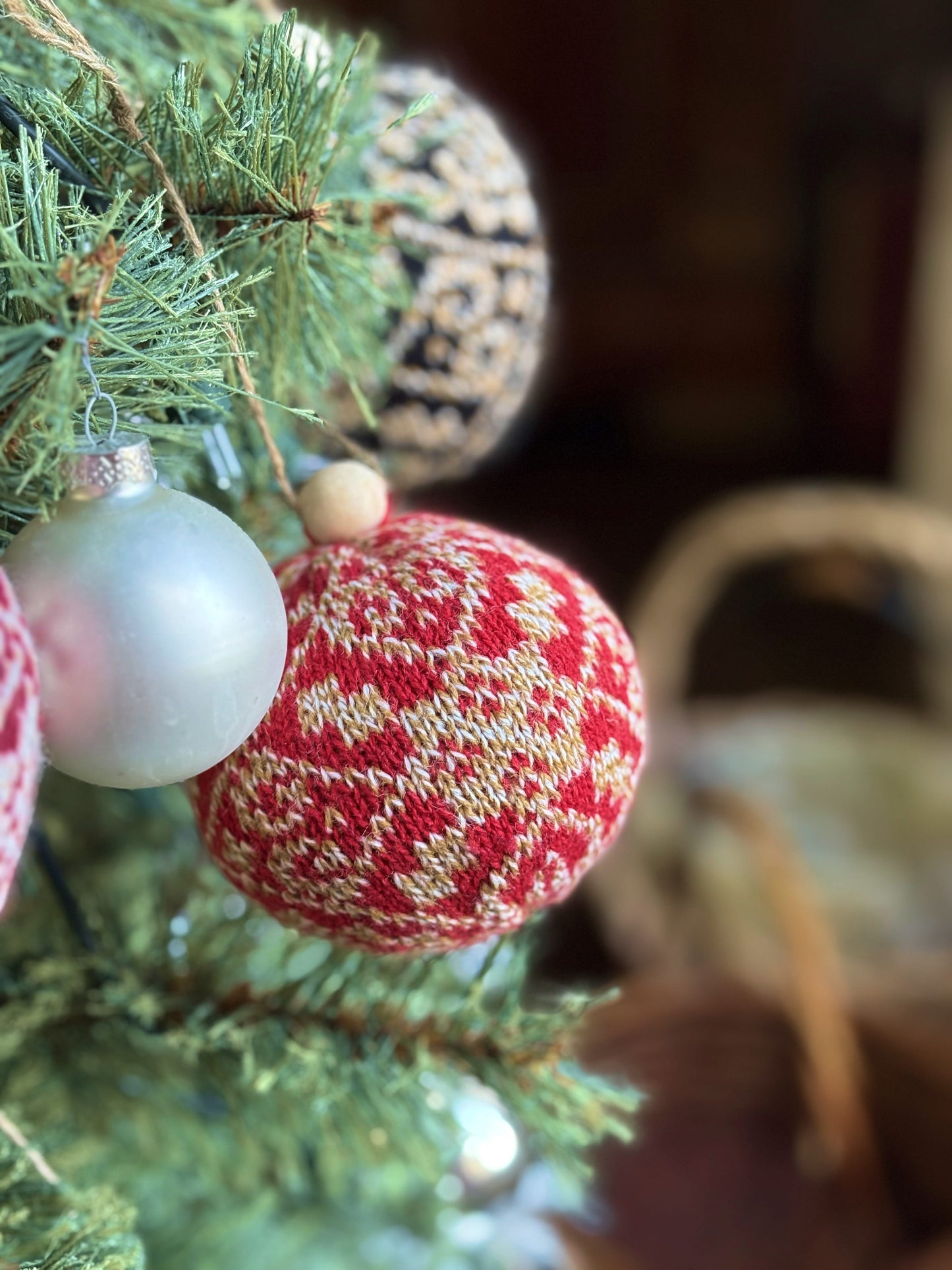 Nordic Yarn Ornaments Set (5 Pieces) - Recycled Sustainable Christmas Decor Toy (Zelta)